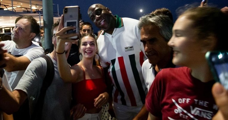 Magic Johnson was surrounded by fans in Split. He took photos with everyone