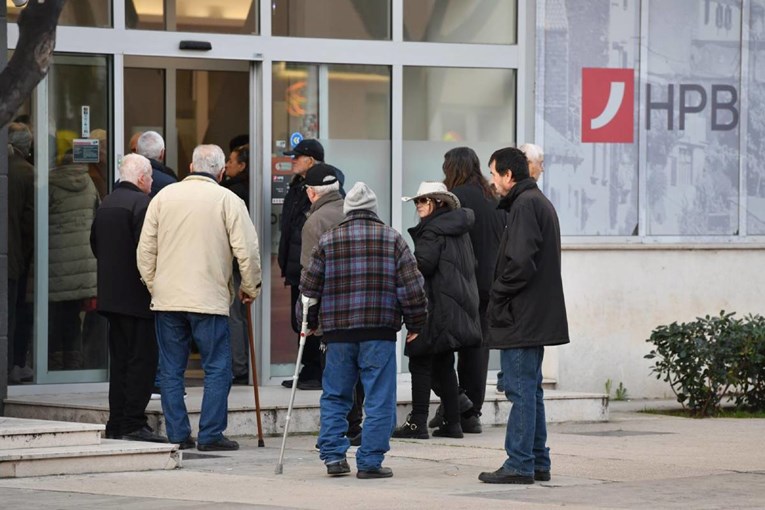 Umirovljenicima u travnju stižu veće mirovine i razlika za siječanj i veljaču