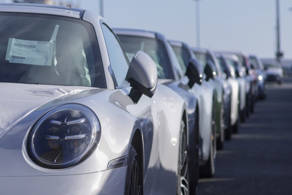 Allianz: Europska autoindustrija sama sama si je kriva za krizu