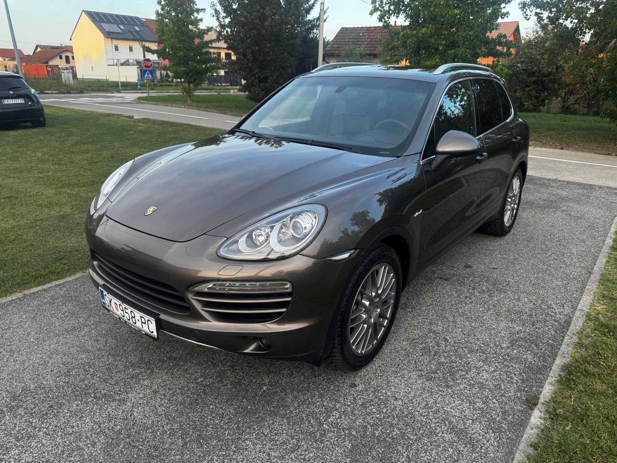 Najbolji auto oglasi: Porsche Cayenne 3.0 TDI s bogatom opremom