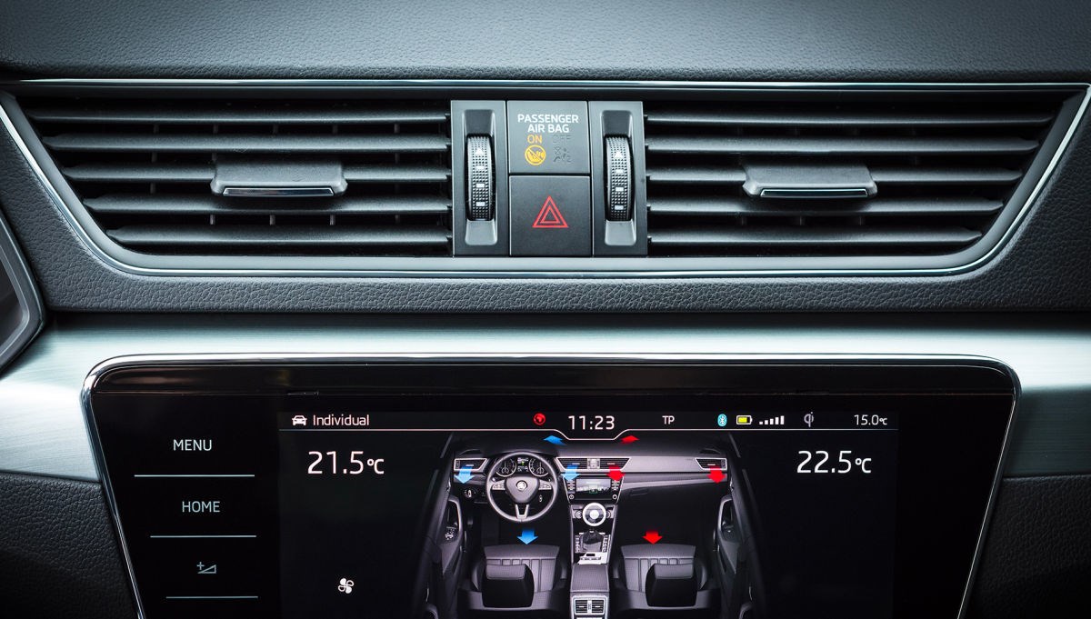 Zašto klima u autu smrdi i kako riješiti problem?