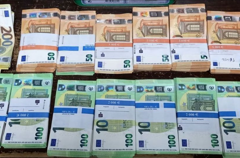 Rusi Aleksandar i Aleksandra uhićeni u Crnoj Gori s 19 kofera. Imali milijun eura