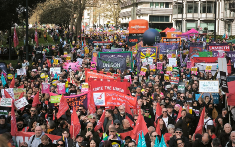 Veliki antidesničarski prosvjed u britanskoj prijestolnici