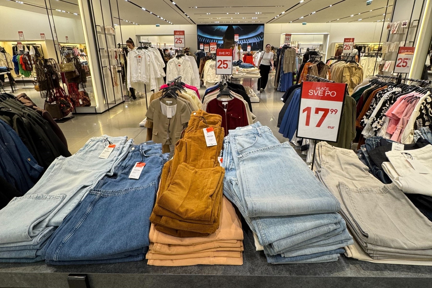 FOTO Provjerili smo kako izgleda Zara u Zagrebu usred ljetnog sniženja
