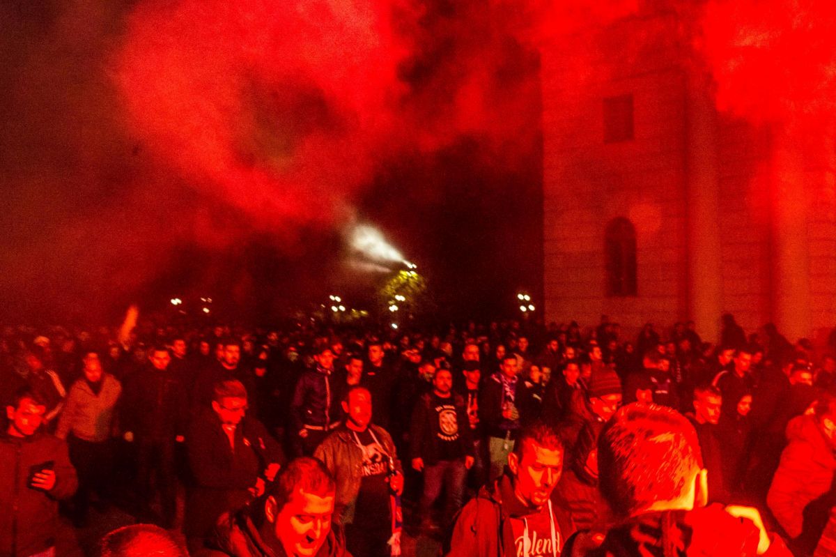 Pogled iznutra: Pogledajte snimke iz marša šest tisuća Boysa i blokadu Milana
