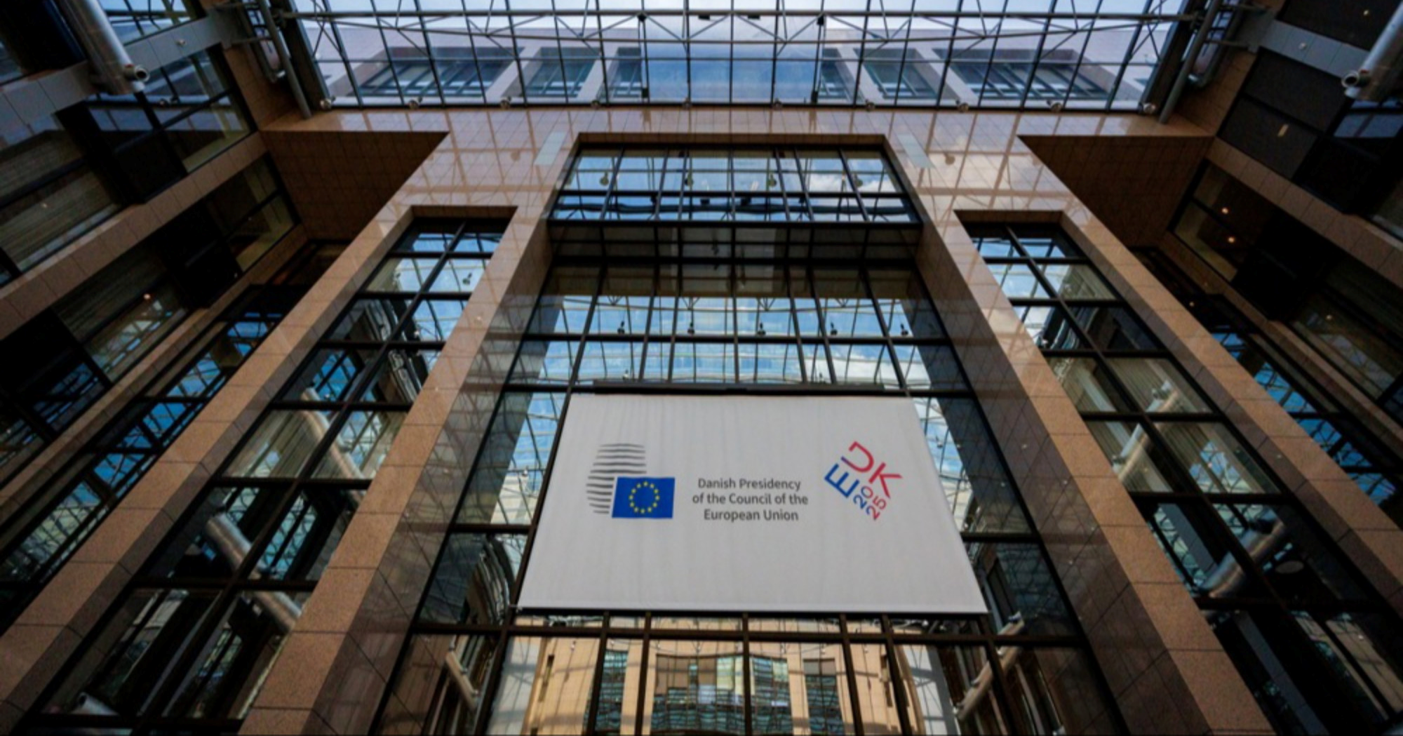 Devet članica EU protivi se planu Komisije o zapošljavanju novih 2500 službenika