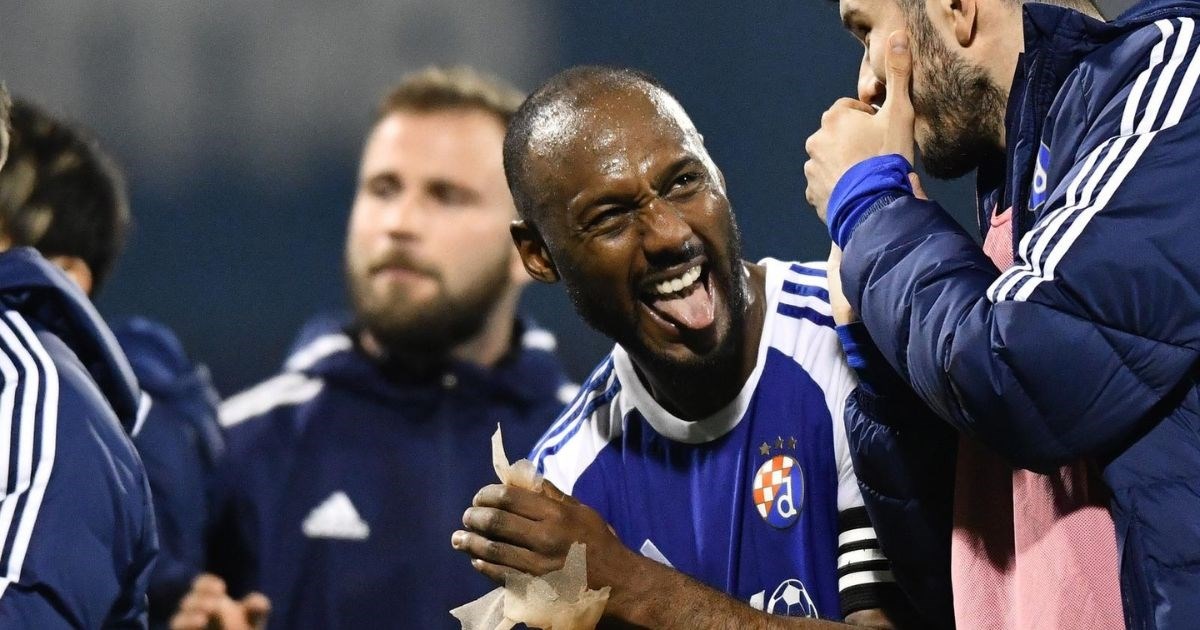 Dinamovi navijači slave. Miljenik ostaje u klubu