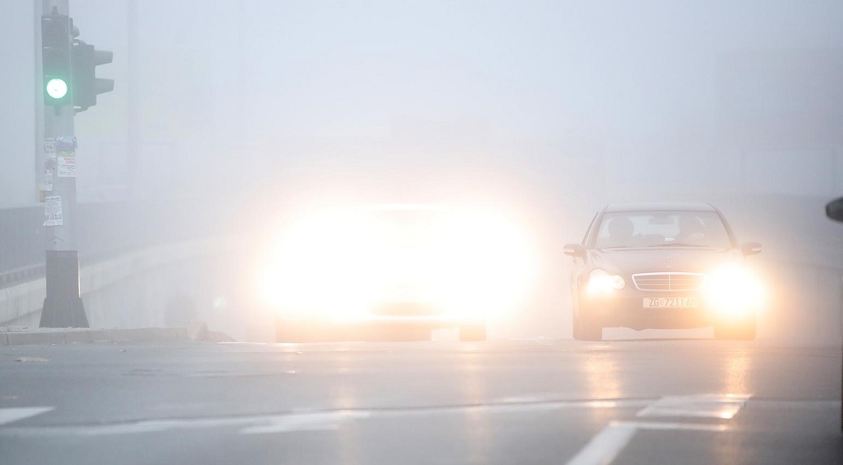 Zbog niskih temperatura moguća poledica na kolnicima, neke ceste zatvorene