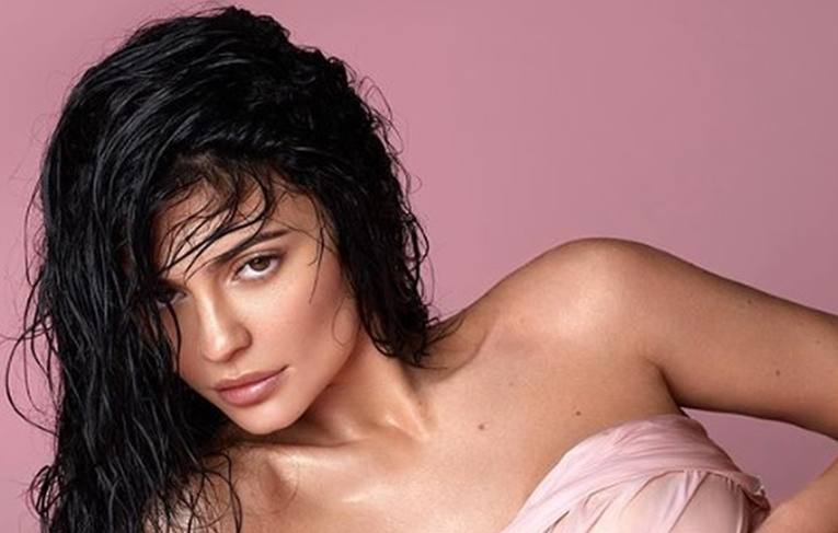 Obline pod mokrom tkaninom: Kylie se prisjetila svojih fotki za Playboy