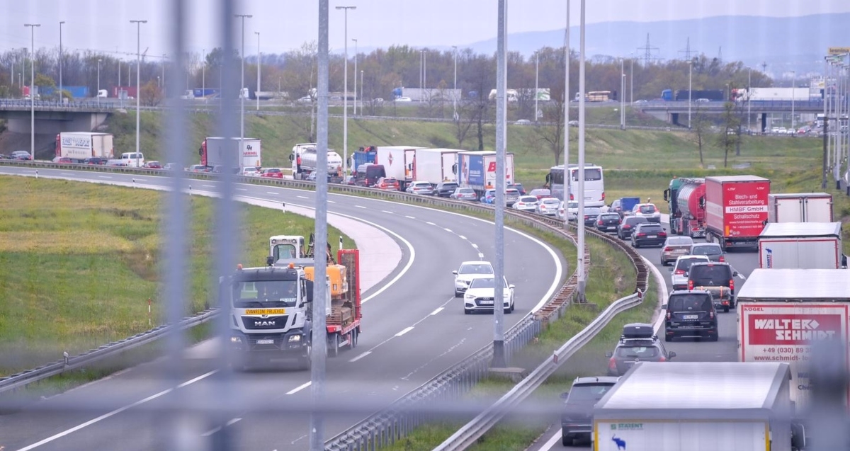 Dio Jadranske magistrale zbog vjetra zatvoren za autobuse na kat, prikolice i motore