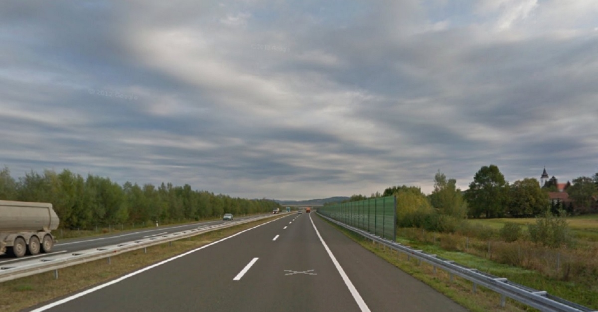 Na varaždinskoj autocesti vozač udario u nasip i prevrnuo se. Umro je na licu mjesta