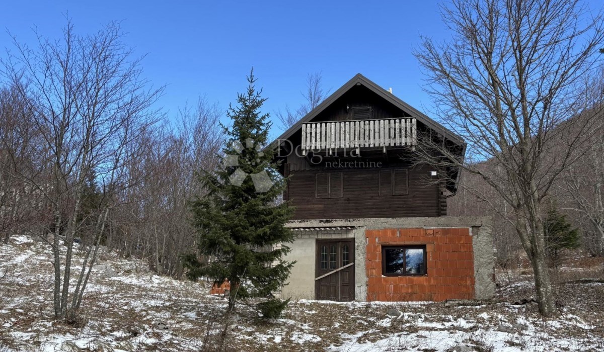 Top oglasi za nekretnine: Prodaje se kuća za adaptaciju na Platku