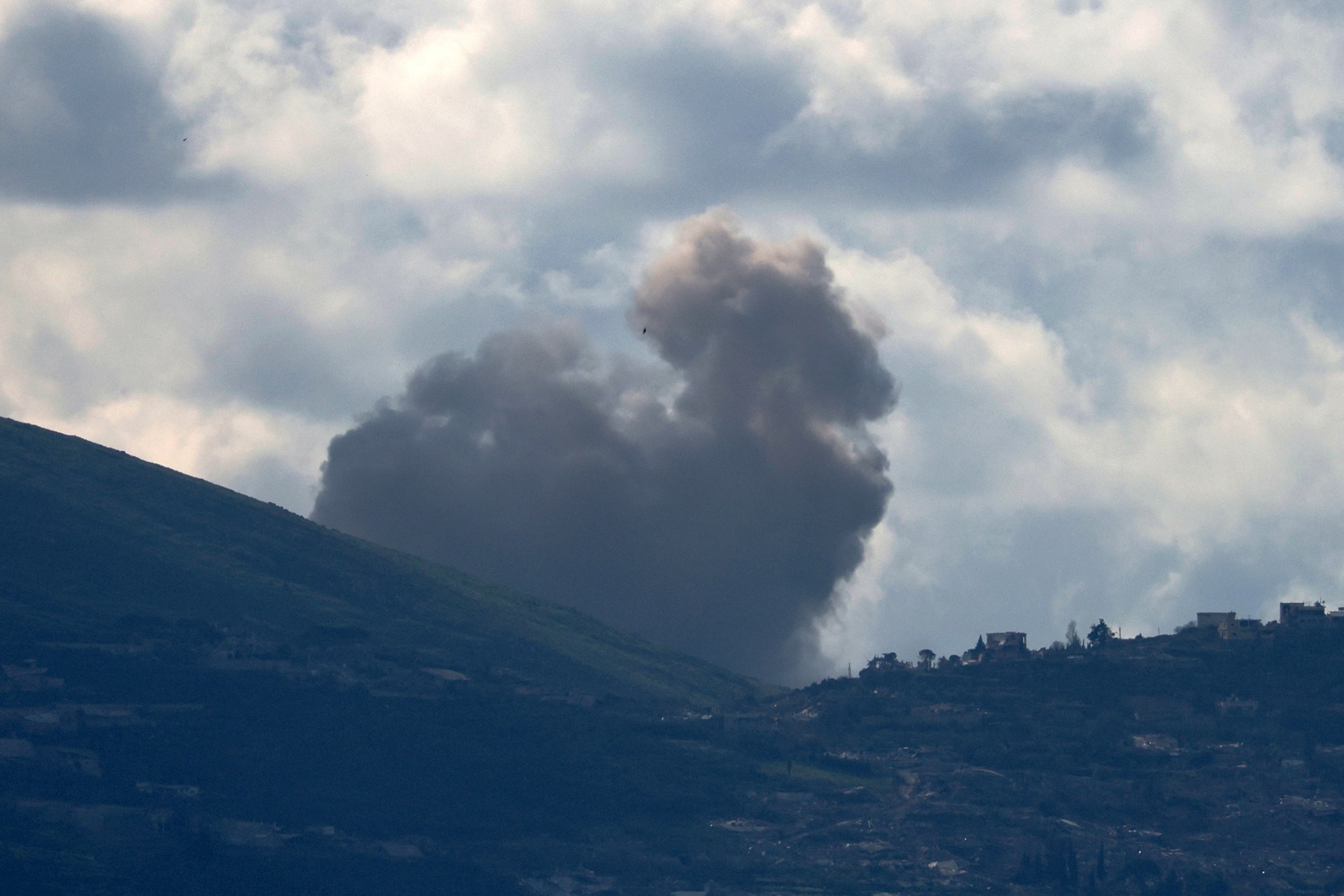 Izrael izveo najveći val napada na Hezbolah u Libanonu od početka rata