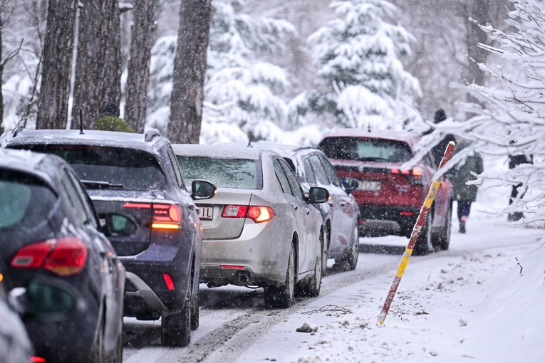 Tomaševićev zamjenik: Na Sljeme se može samo žičarom, bus ne vozi zbog parkiranih auta