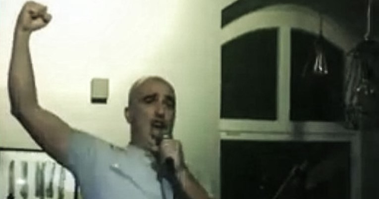 VIDEO Bruno Marić pjeva Hajdukovu pjesmu. Na istom mjestu pjevao je Dinamovu