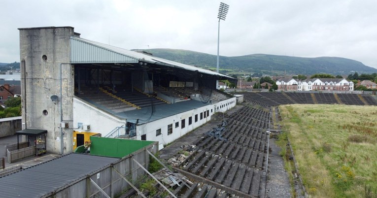 FOTO Ovdje će se 2028. igrati Euro. Trenutno je to napušteni i zarasli stadion