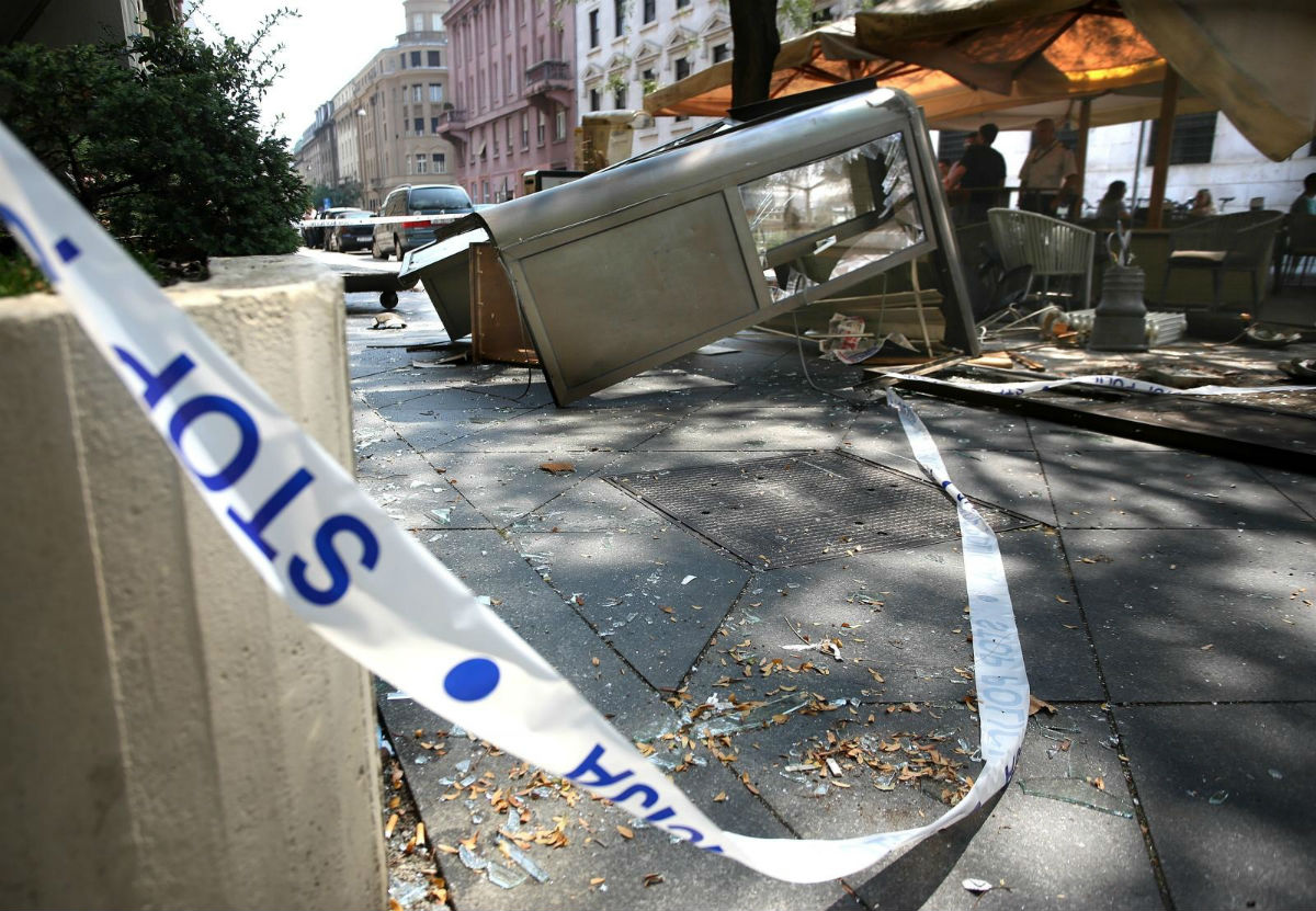 U centru Zagreba autom se zaletio u zaštitarsku kućicu
