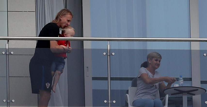 Vidu posjetila obitelj, Rakitić i Ćorluka odmarali se na balkonu