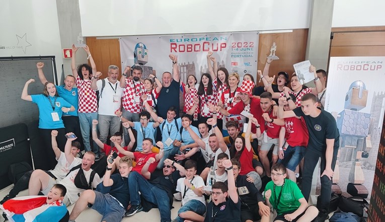 Veliki uspjeh mladih hrvatskih robotičara na europskom natjecanju, osvojili 7 medalja