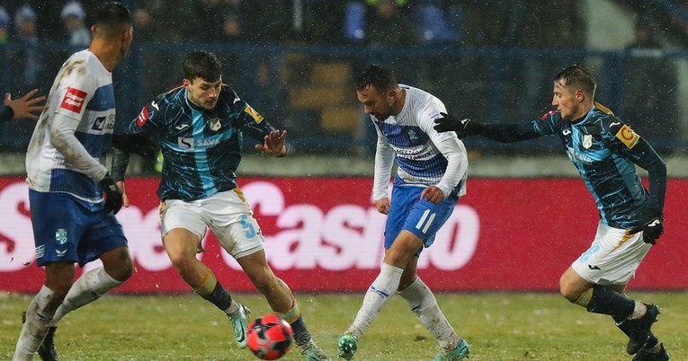 UEFA žestoko kaznila Osijek i Rijeku