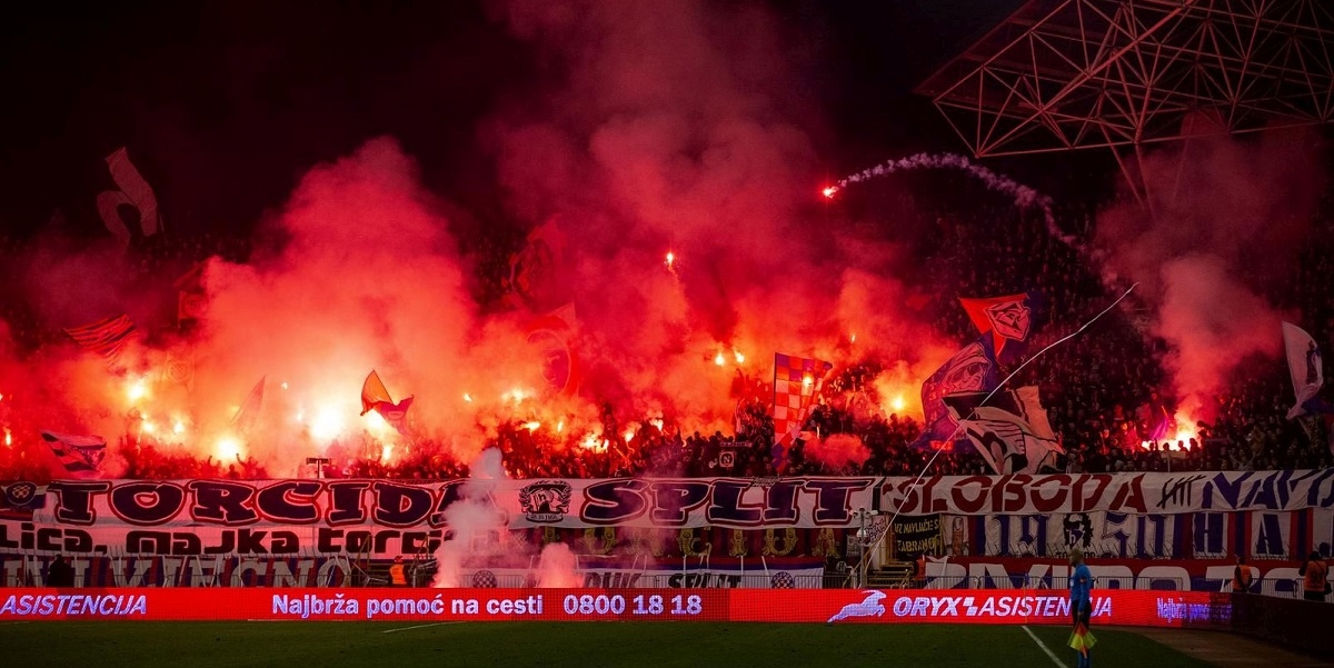 Poslušajte najluđu atmosferu sezone u HNL-u. Torcida na poluvremenu