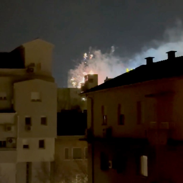 Posebna akcija navijača Zrinjskog. Evo kako su držali budnima igrače Rapida