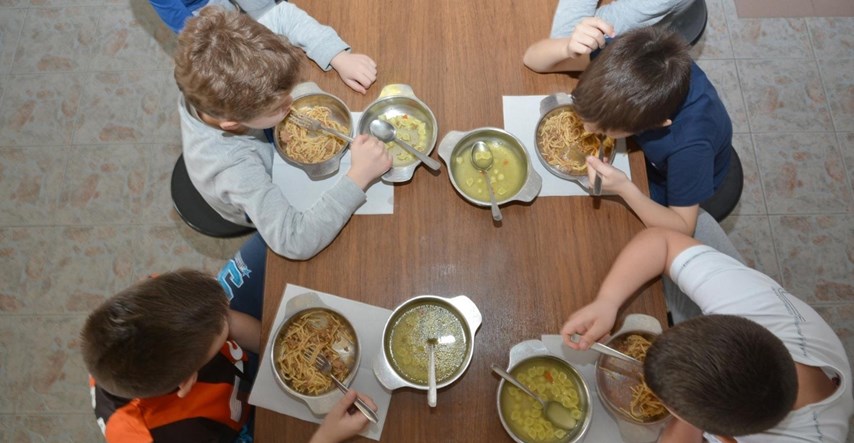 Tata šokiran školskim ručkom: Neka djeca doma ne jedu, a s ovim moraju preživjeti