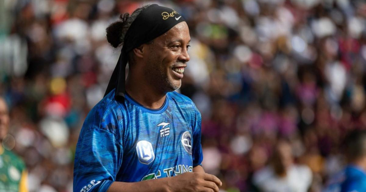 Ronaldinho preuzima košarkaški klub?