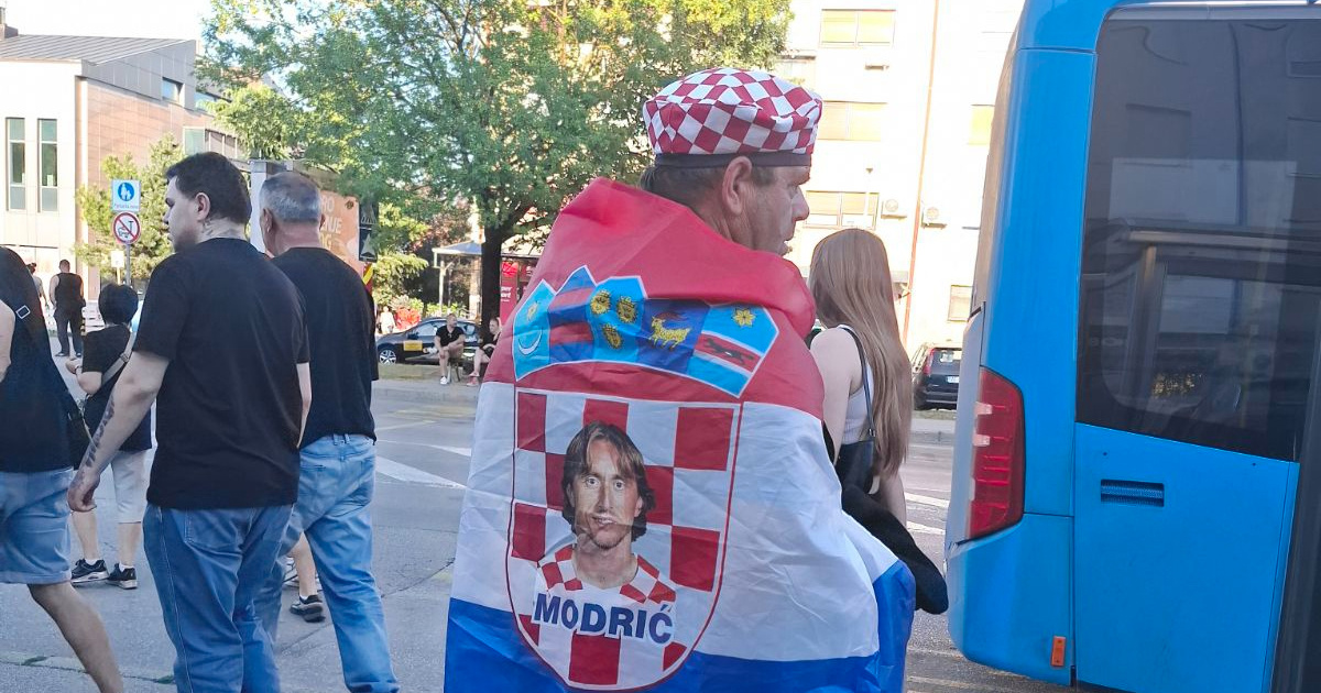 Posjetitelj Thompsonova koncerta u Zaprešiću ogrnuo se zastavom sa slikom Luke Modrića