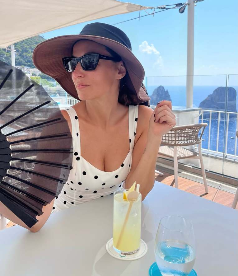 Tatjana Jurić na Capriju izgleda poput filmske dive, a haljina joj je iz H&M-a