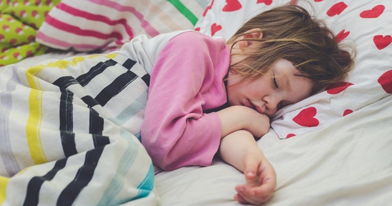 Ovo su znakovi koji pokazuju da vaše dijete više ne treba spavati po danu