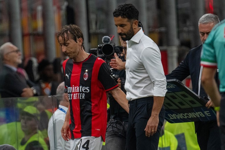 Modrić podijelio Italiju: Od "profesora za katedrom" do "razočaranja"