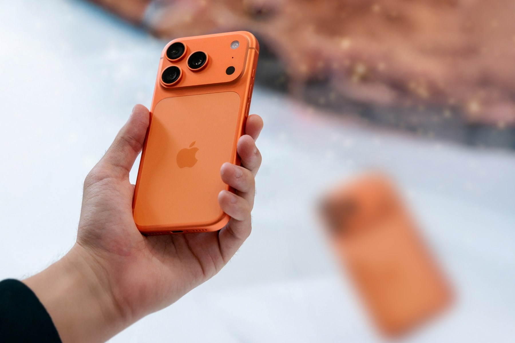 Kupci ogorčeni: iPhone 17 Pro pokazuje ogrebotine već prvog dana