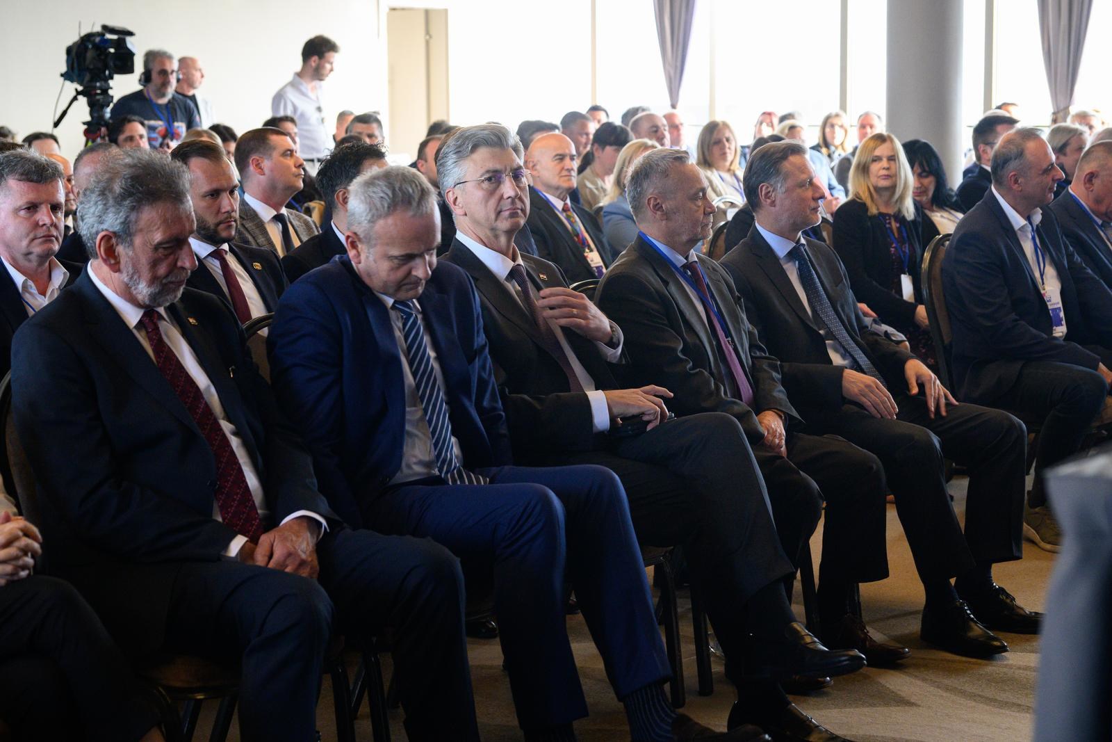 Nešto što se zove Akademska zajednica HDZ-a ima novog predsjednika