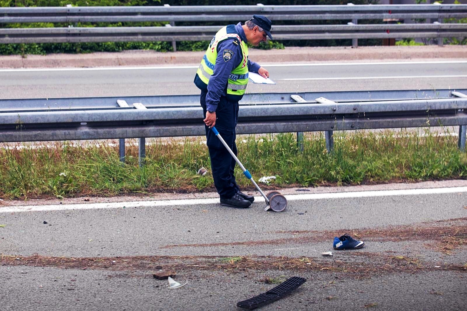 Trijezan vozač se na autocesti zaletio u alkoholiziranog i teško ga ozlijedio