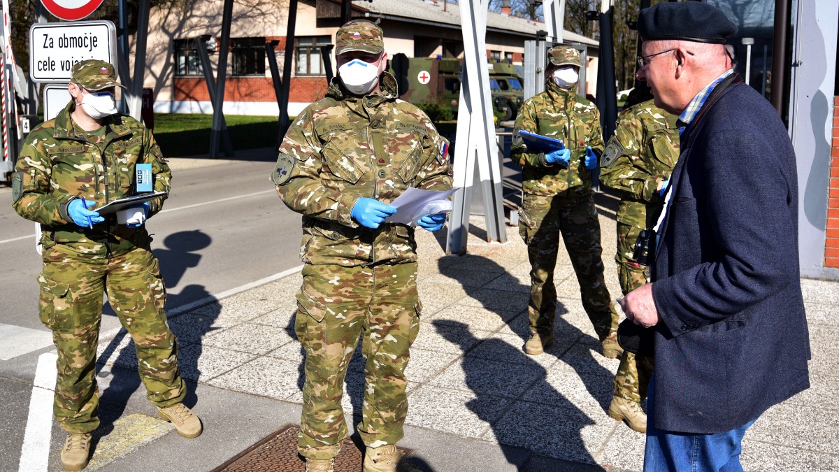 Kacin: Neke Slovence olako puštaju na granici s Hrvatskom, a dolaze iz BiH i Srbije