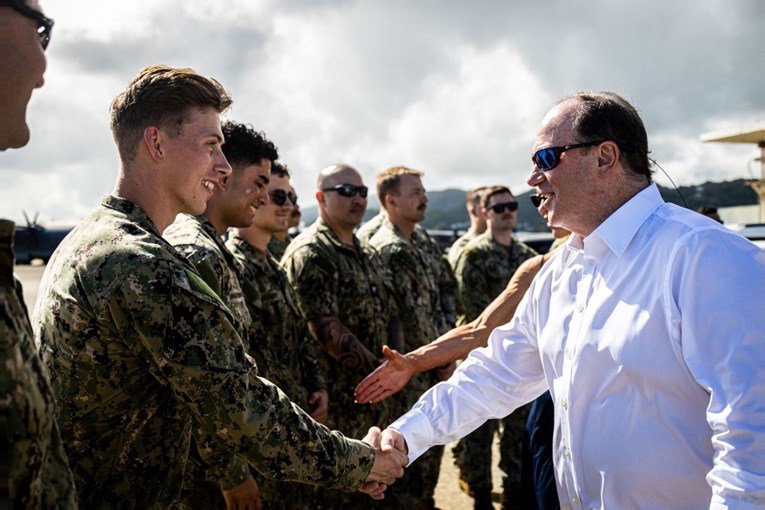 Čelnik Trumpove mornarice letio s Epsteinom. S njima bio modni agent optužen za pedofiliju