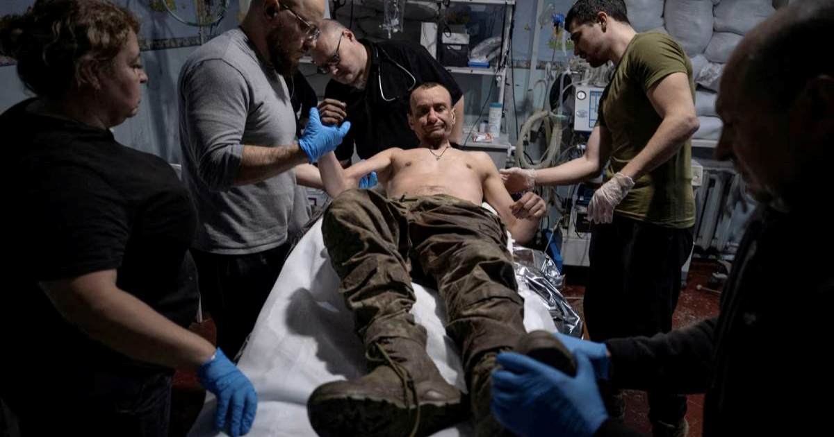 Zapeo je na mjesec dana na prvoj crti fronte. Onda se pojavio robot na kotačima