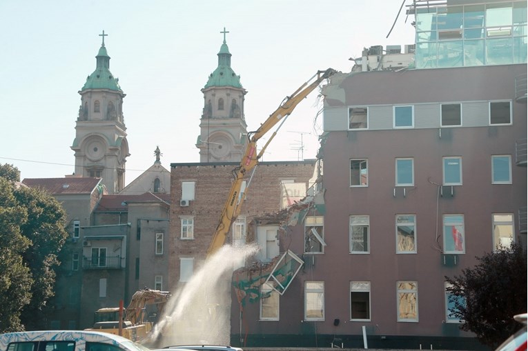 VIDEO Pogledajte rušenje zgrade u Petrinjskoj ulici u Zagrebu