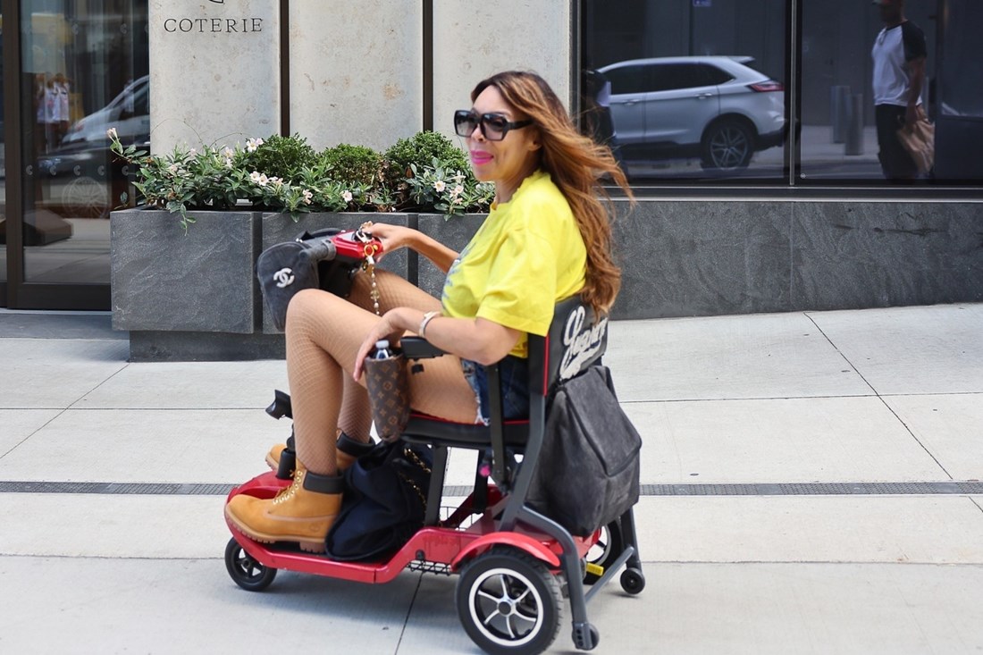 Poznata voditeljica proslavila 61. rođendan, snimljena tijekom izlaska u New Yorku