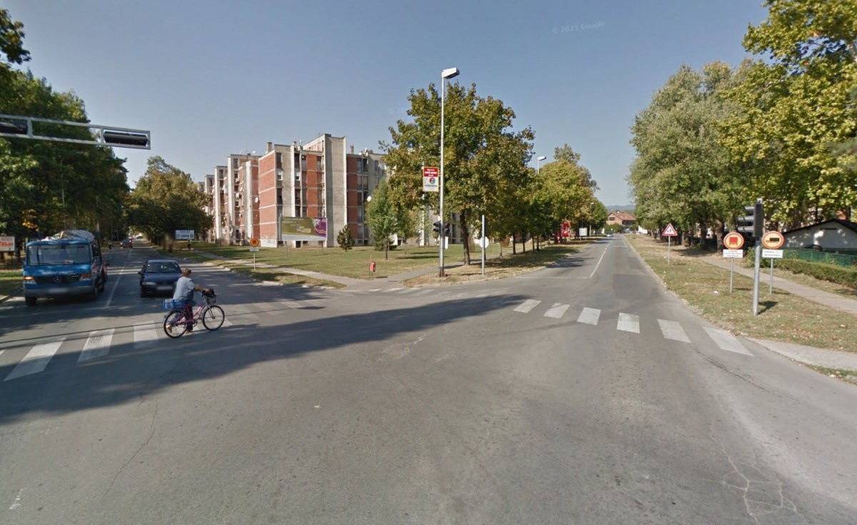 Pijani mladić (18) ukrao dva automobila pa s jednim sletio u kanal