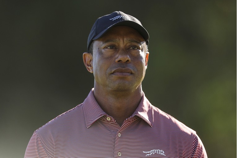 Tiger Woods na tabletama se zabio u kamion i okrenuo na krov. Doznao je kaznu 