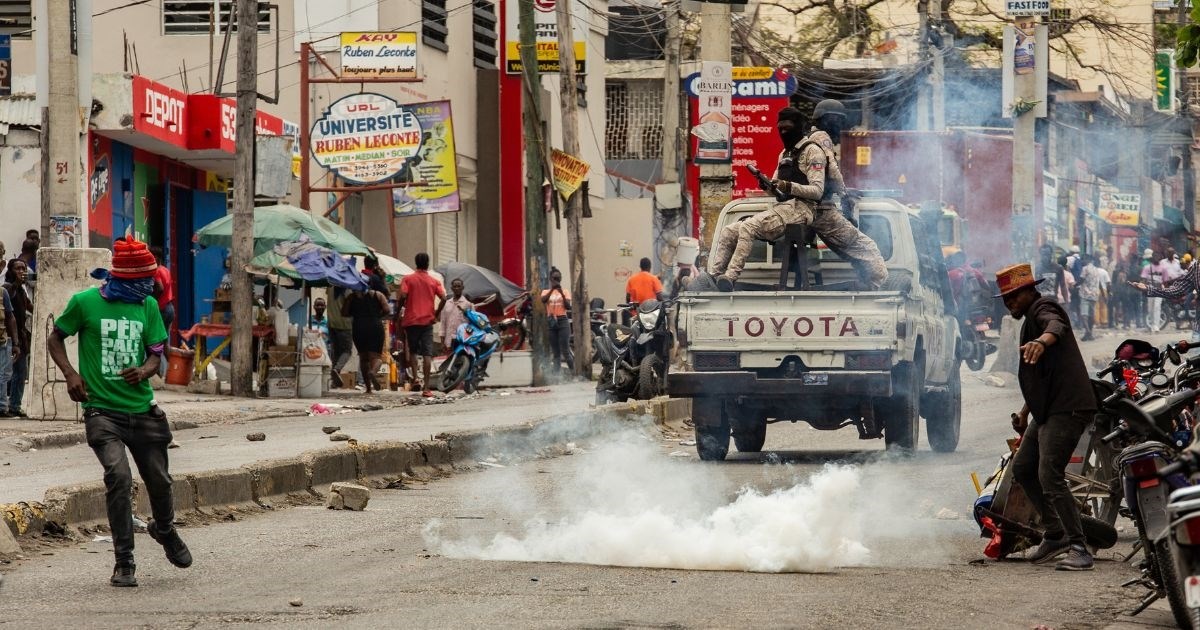 Banda na Haitiju upala u zatvor, oslobodila 500 zatvorenika