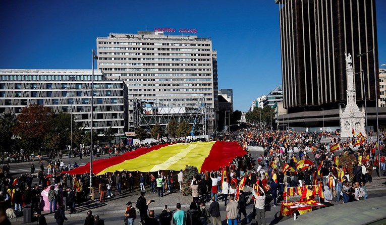 Desničari u Madridu organizirali prosvjed protiv nezavisnosti Katalonije