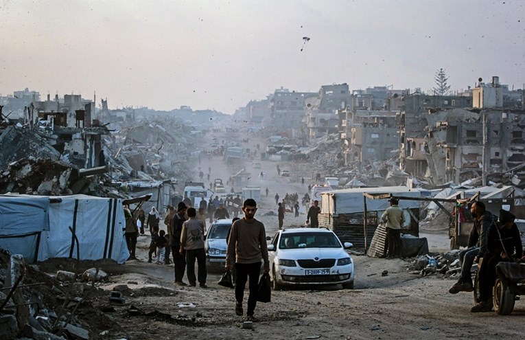 U izraelskom zračnom napadu na Gazu ubijena tri Palestinca
