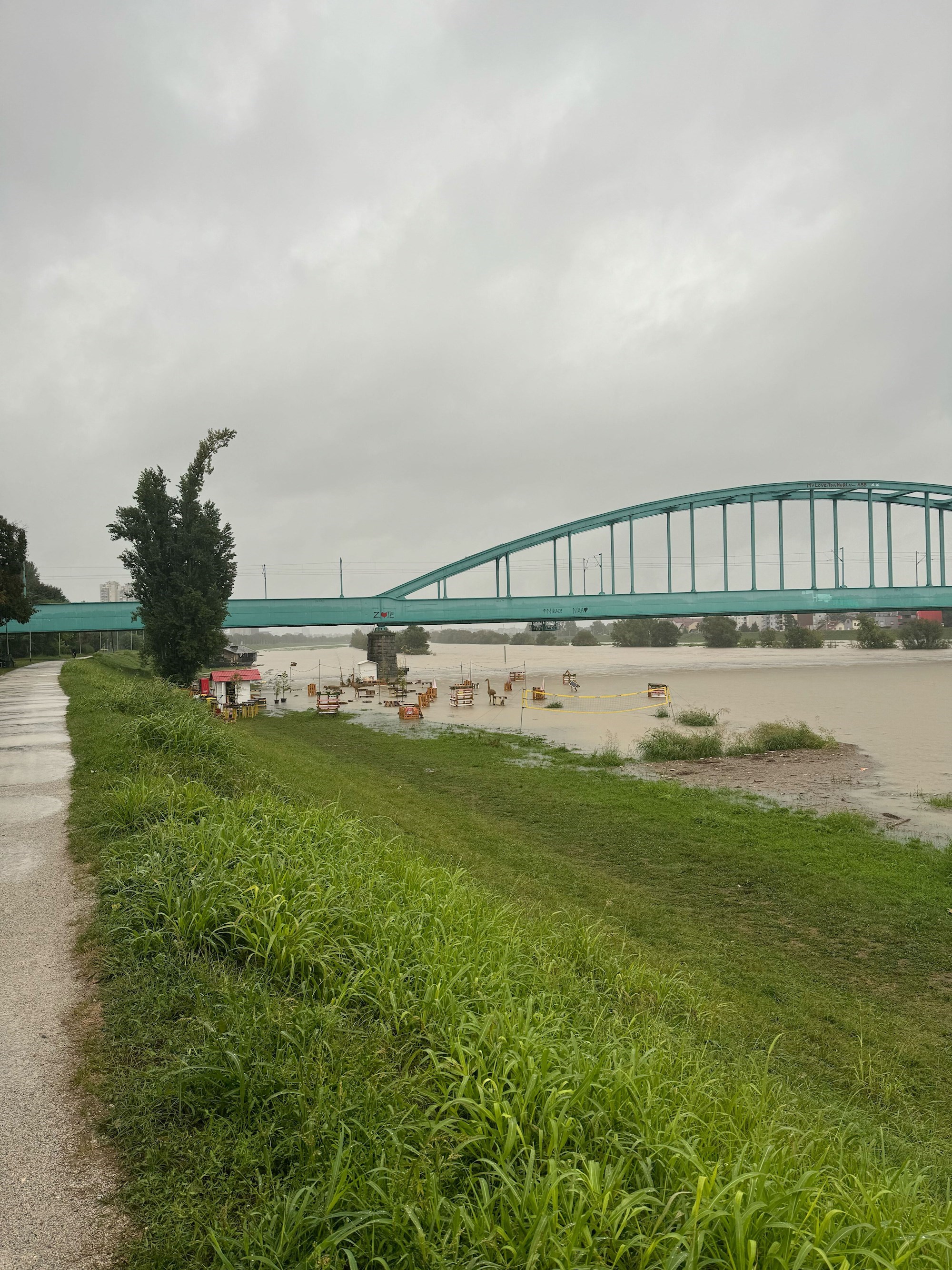 VIDEO I FOTO Sava u Zagrebu se izlila iz korita