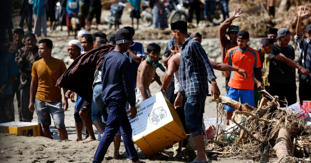 U poplavama u Indoneziji umrla 961 osoba, raseljeno gotovo milijun ljudi