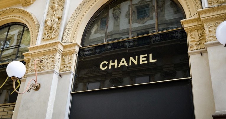 Chanel ograničava prodaju svojih proizvoda Rusima u inozemstvu