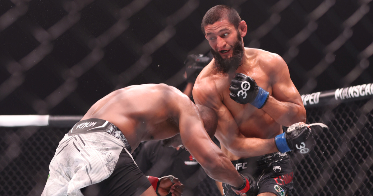 Američki vojni veteran prišao UFC borcu. On ga šutnuo nogom u prsa