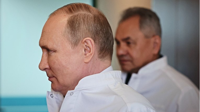 Britanski tabloidi pišu da je Putinu pružena hitna pomoć